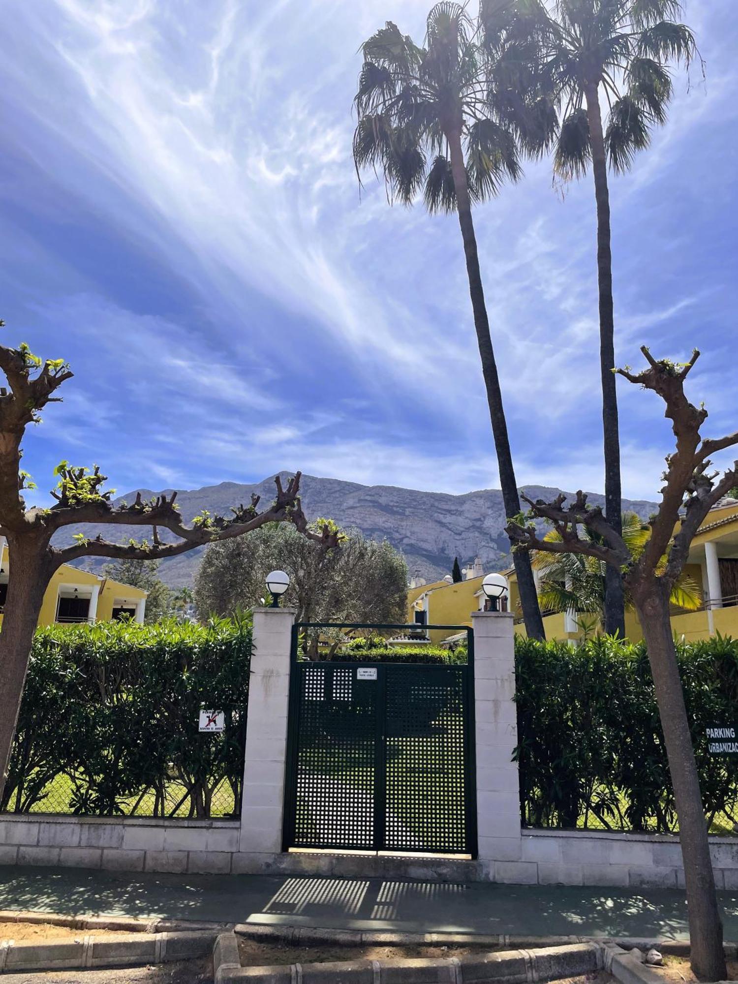 El Casa Kama Apartment เดเนีย ภายนอก รูปภาพ